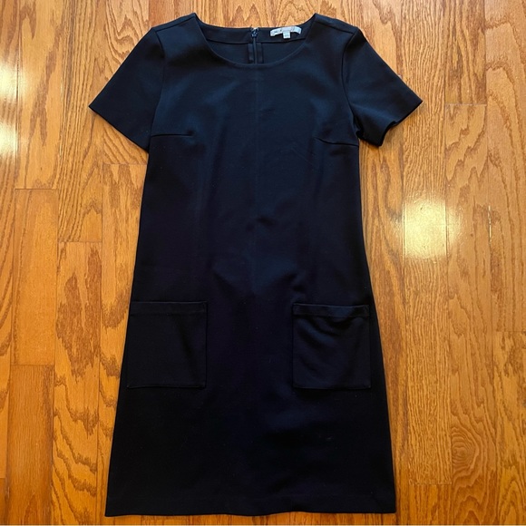 GAP Dresses & Skirts - Gap size XS womans black shift dress